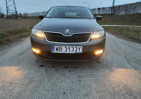 Skoda RAPID cena 40000 przebieg: 208179, rok produkcji 2019 z Warszawa małe 562